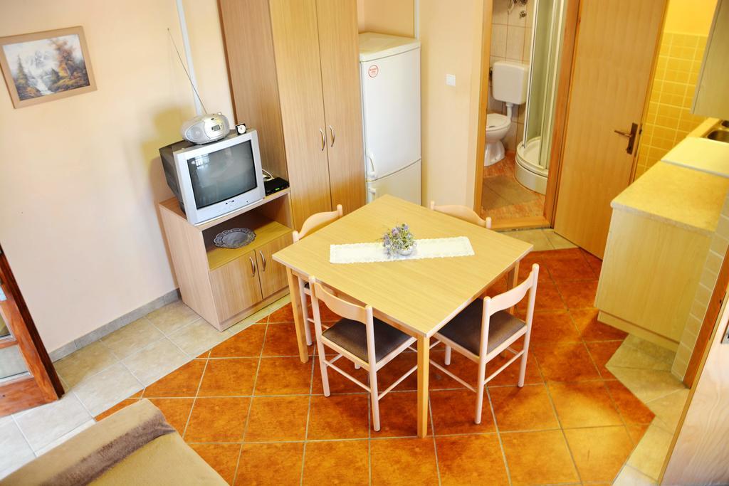 Apartments Joza Vir Exterior foto